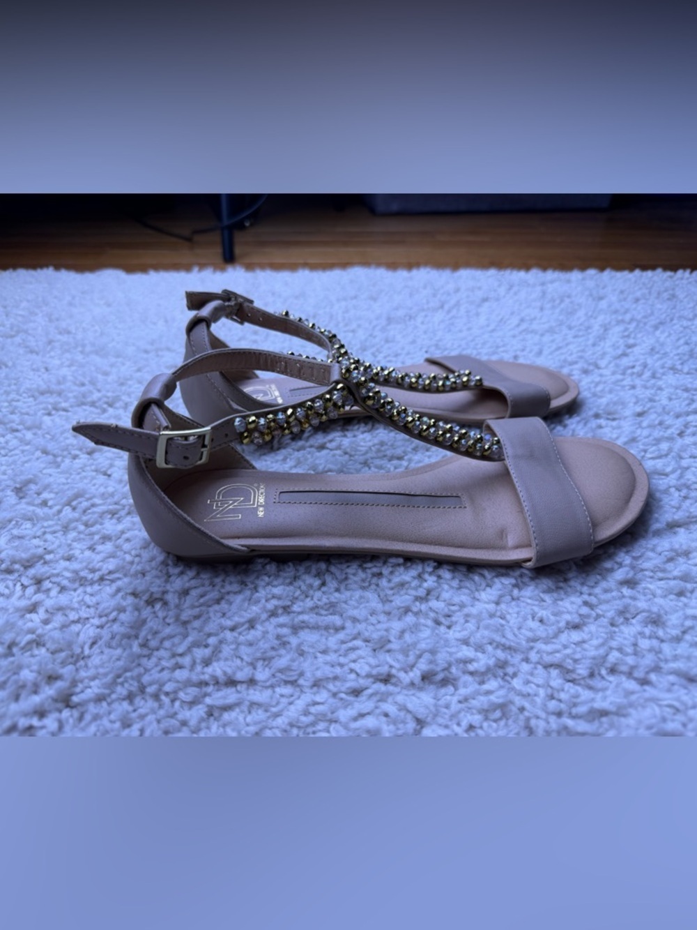 Women’s 7.5 New Directions T-Strap Sandals - Picture 3 of 5